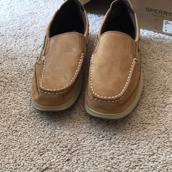 Boys sperry shoes. Worn only for pictures - Picture 4 of 5